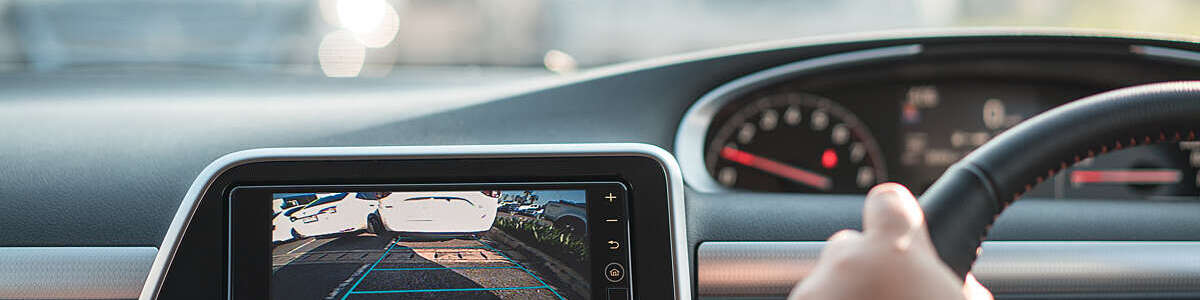 Rear area image showing automobile occurrence/Automotive rear area video camera
